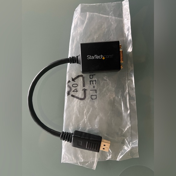 NEW StarTech DP2VGA2 Displayport To VGA Video Converter for Computer TV Monitor - Picture 2 of 4